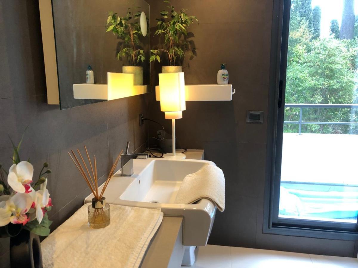 Appartement Montfleury, 2 Terrasses, 2 Chambres , 2 Sdb , Pkg Prive Piscine, 15 Min Walk To Croisette Beach And Palais Des Festivals Cannes Kültér fotó