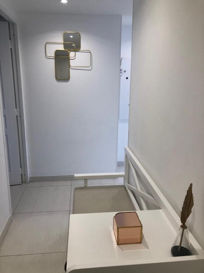 Appartement Montfleury, 2 Terrasses, 2 Chambres , 2 Sdb , Pkg Prive Piscine, 15 Min Walk To Croisette Beach And Palais Des Festivals Cannes Kültér fotó