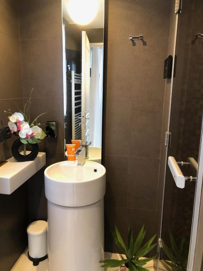 Appartement Montfleury, 2 Terrasses, 2 Chambres , 2 Sdb , Pkg Prive Piscine, 15 Min Walk To Croisette Beach And Palais Des Festivals Cannes Kültér fotó
